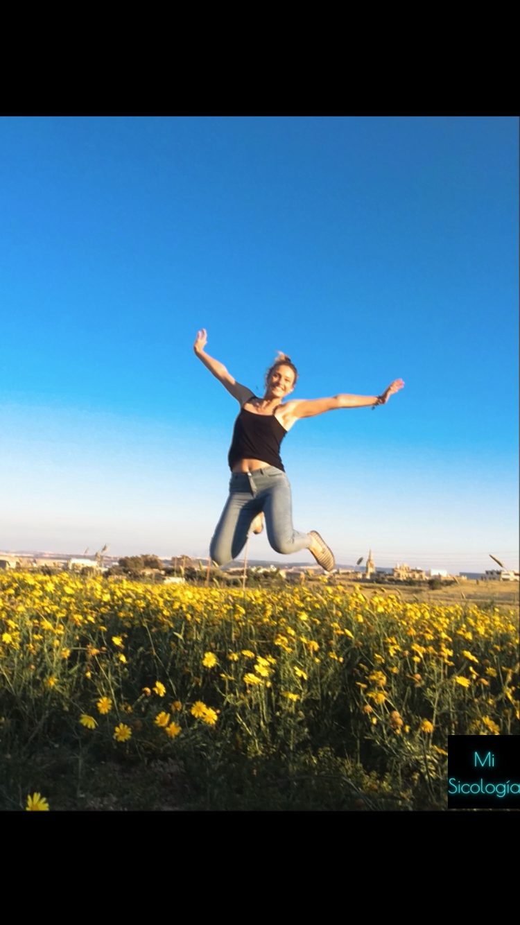 El mejor psicólogo o psicóloga en terapia para superar una ruptura amorosa, suicidio, depresión, ansiedad y estrés. Ejercicios gratis de Autoayuda en nuestra web y social media. Terapia psicológica online y en nuestros libros.